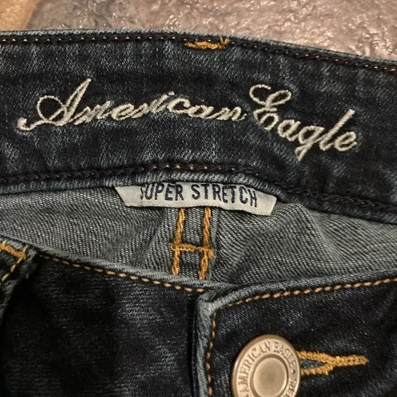 American Eagle Favorite Boyfriend Style Jeans Size 2 - Picture 3 of 12